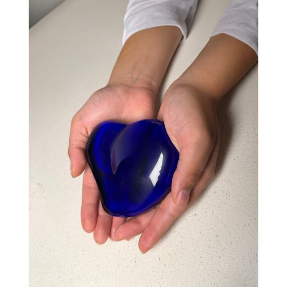 Tiffany & Co Cobalt Blue Elsa Peretti Glass Heart Paperweight 4" x 4" Signed - Picture 2 of 4